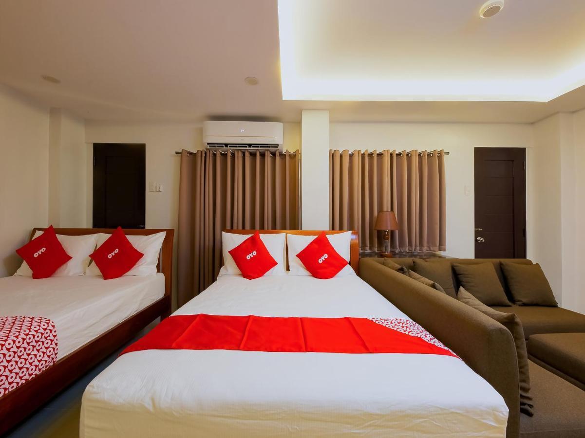 Oyo 848 Dona Aurora Condotel ケソンシティ エクステリア 写真