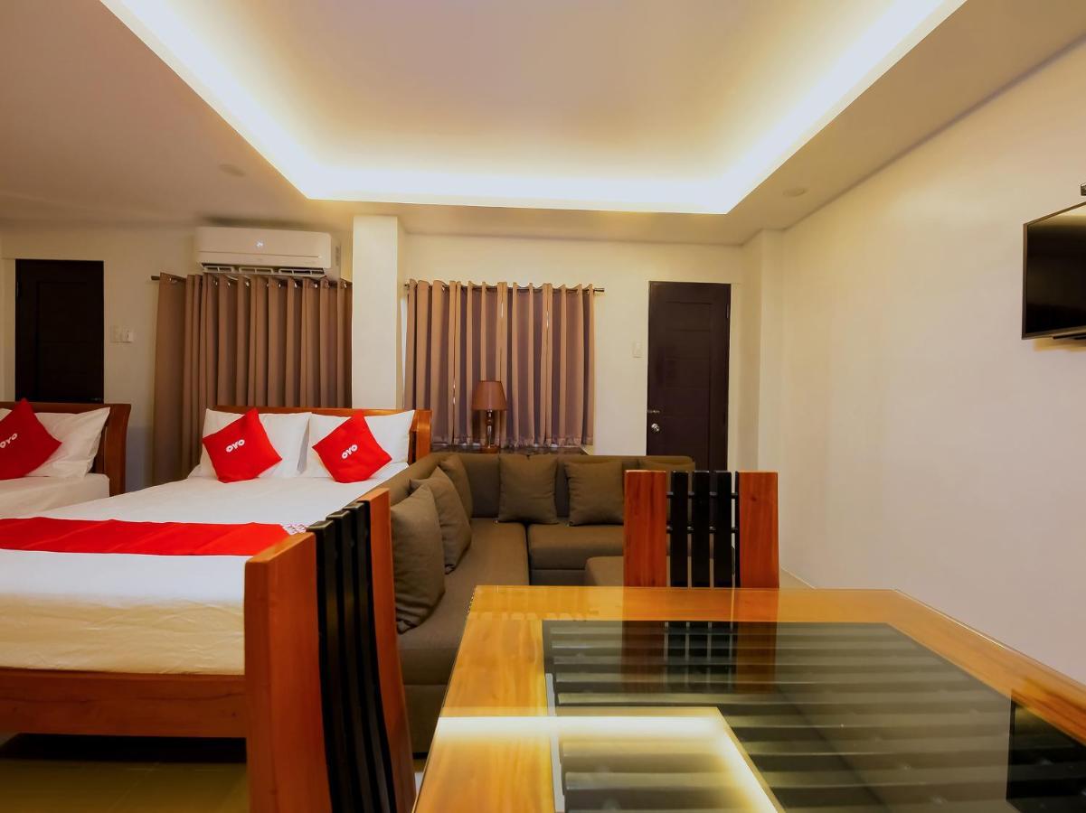 Oyo 848 Dona Aurora Condotel ケソンシティ エクステリア 写真