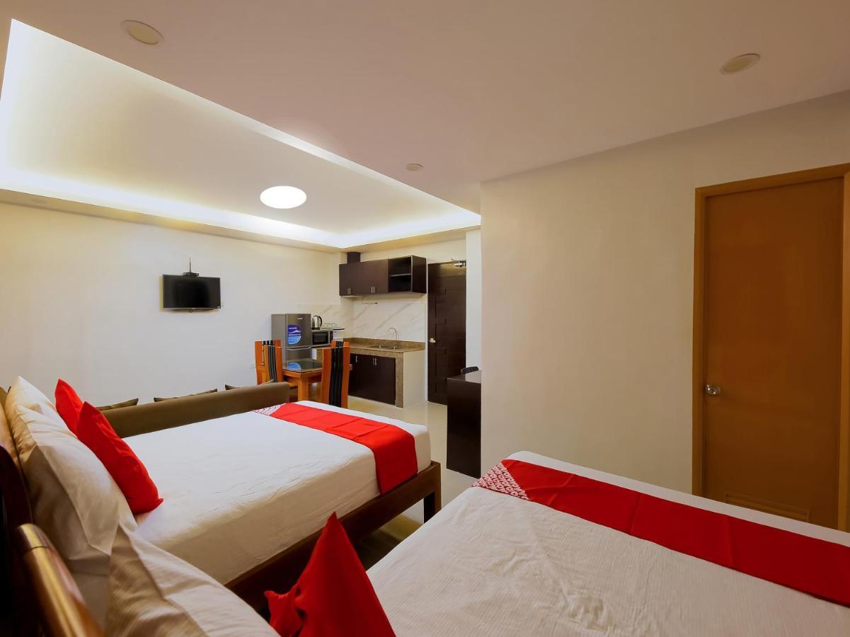 Oyo 848 Dona Aurora Condotel ケソンシティ エクステリア 写真