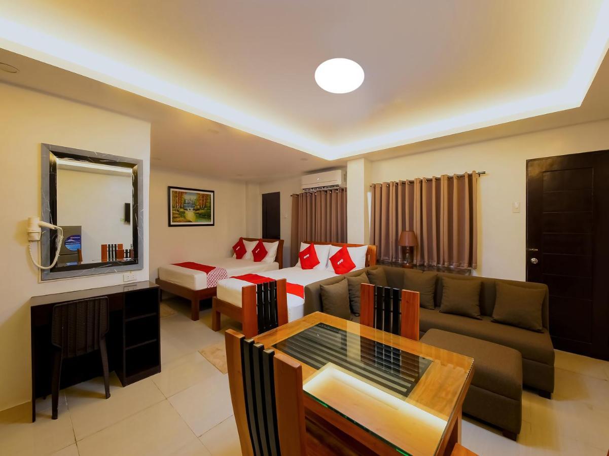 Oyo 848 Dona Aurora Condotel ケソンシティ エクステリア 写真