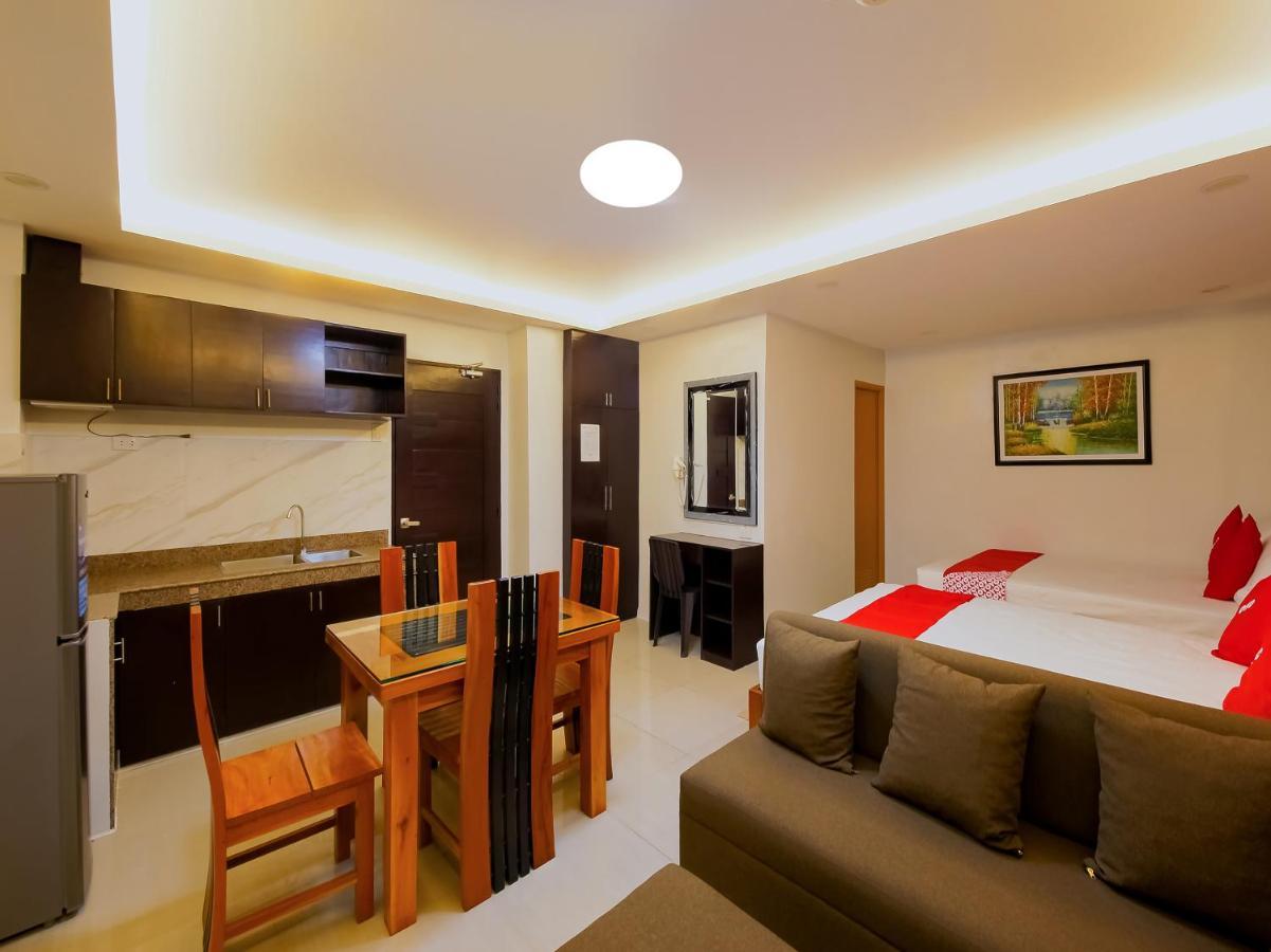 Oyo 848 Dona Aurora Condotel ケソンシティ エクステリア 写真
