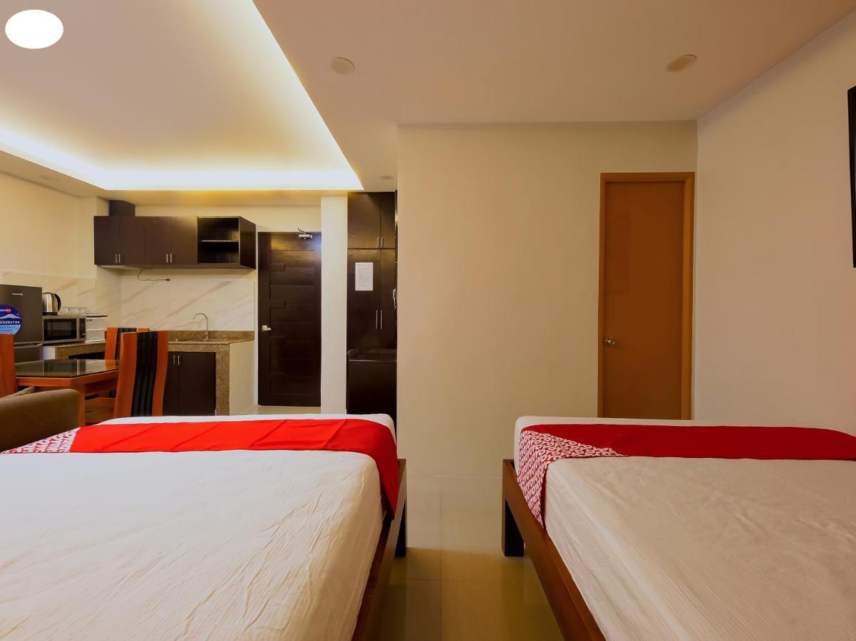 Oyo 848 Dona Aurora Condotel ケソンシティ エクステリア 写真