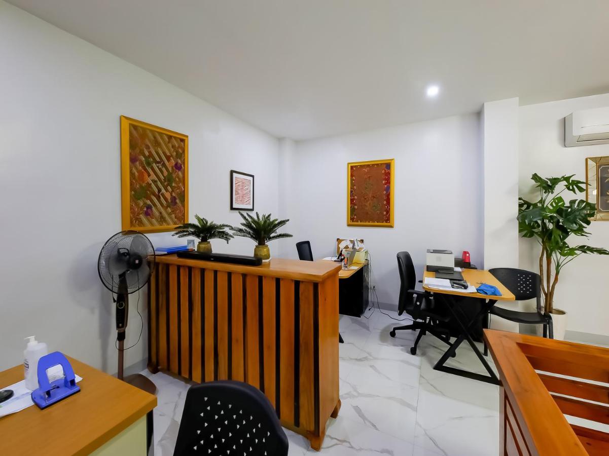 Oyo 848 Dona Aurora Condotel ケソンシティ エクステリア 写真