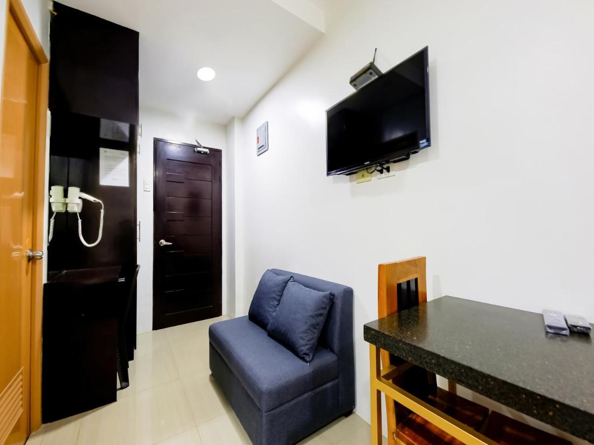Oyo 848 Dona Aurora Condotel ケソンシティ エクステリア 写真